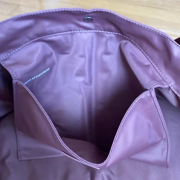 NWT Lululemon Take it on Tote - Picture 8 of 9